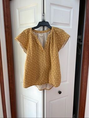 Upwest yellow top